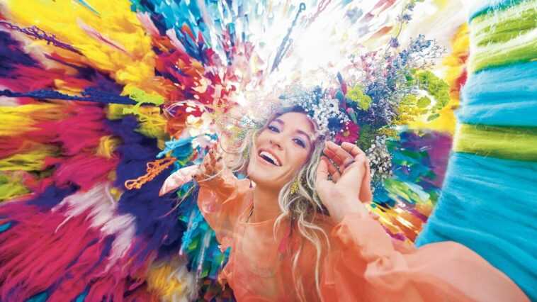 LAUREN DAIGLE's Birthday