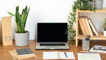 National CLEAN YOUR DESK Day